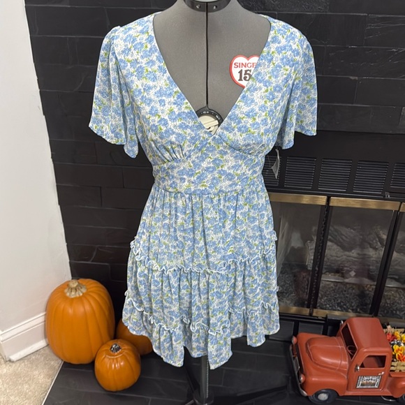 Adorable floral altard state dress - Picture 1 of 4